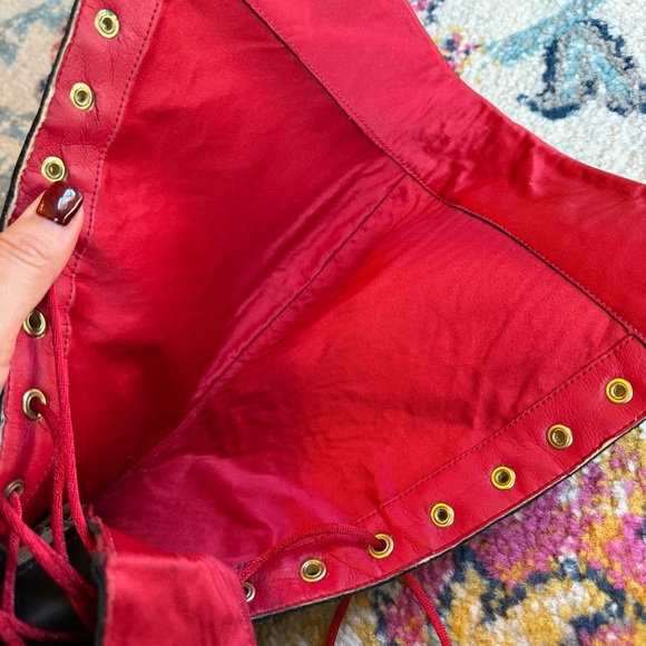 NWOT Timberland Black Leather Red Satin Gold Detail Lace Up Boots Size 6 - Picture 9 of 12